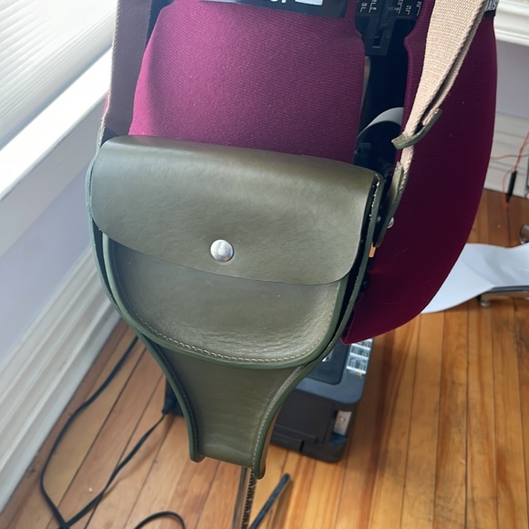 Brooks olive green leather bike seat handbag. - Picture 9 of 12